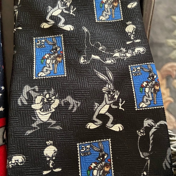 Mens Ties looney tunes classics! - Picture 5 of 5